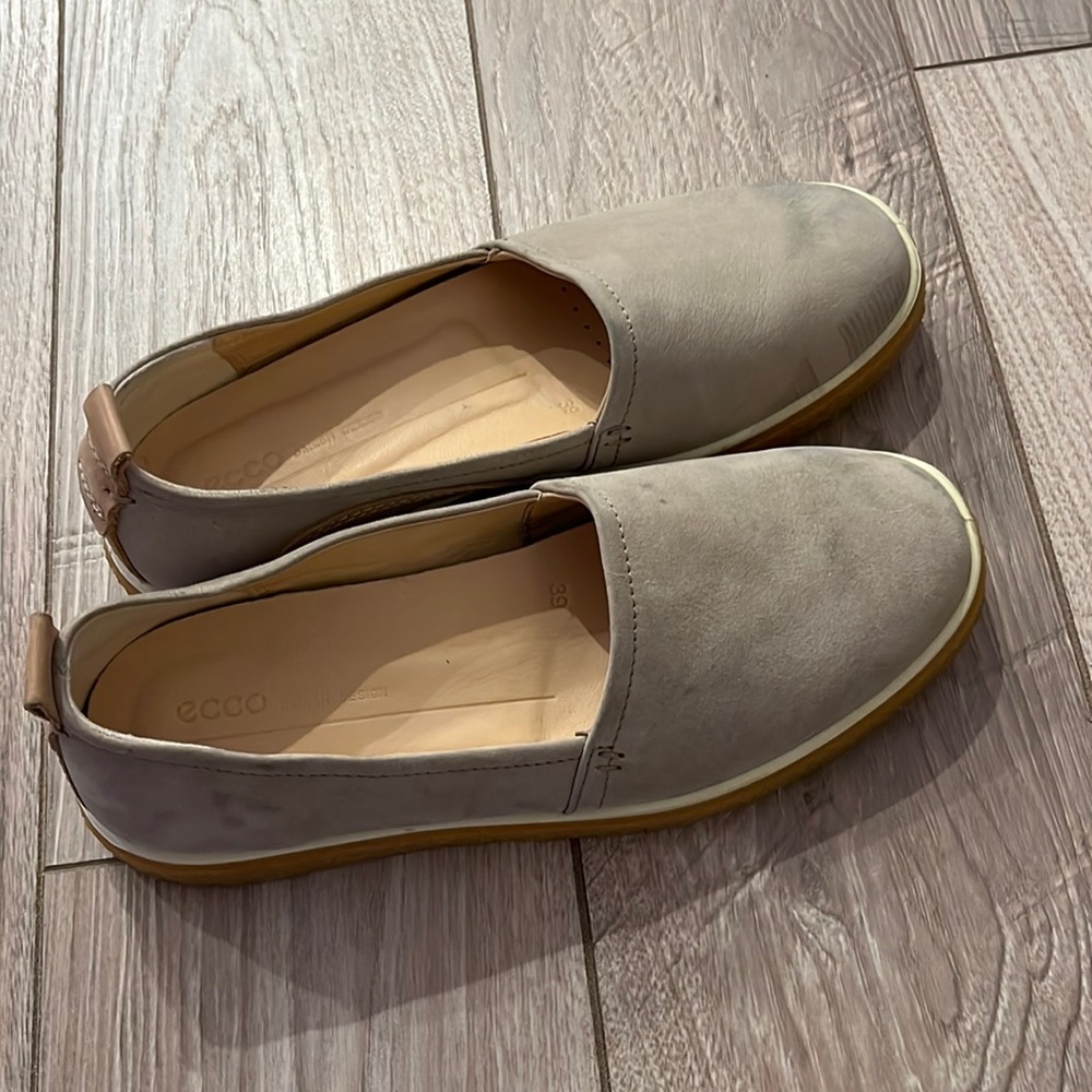 Ecco 39 slip ons shoes